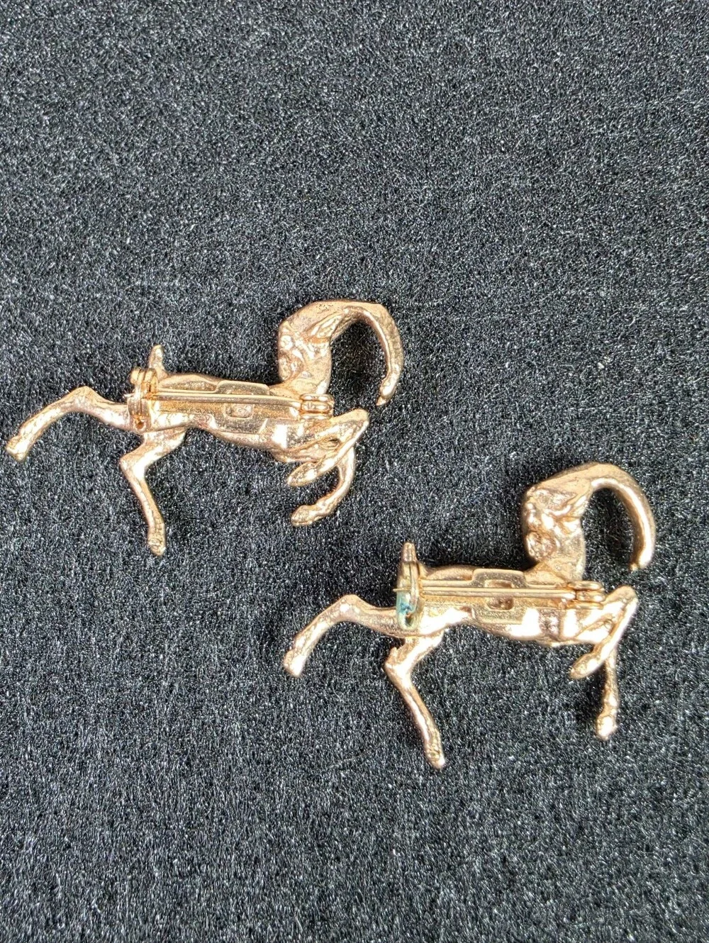 Gold-tone Ram Pin Set - Animal Brooches Or Scatter Pins Pair